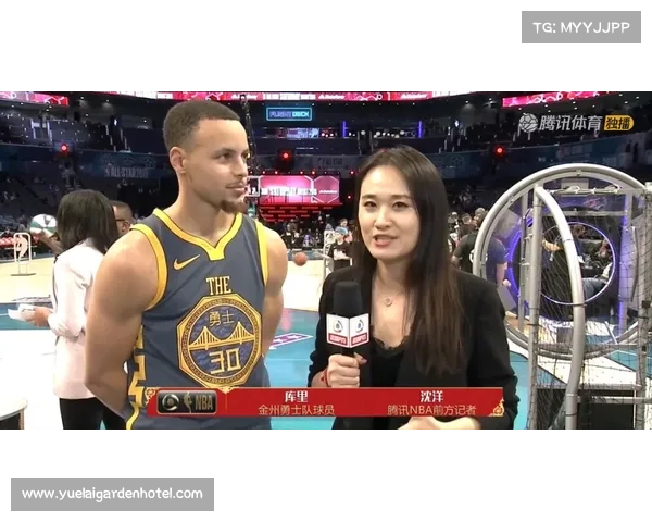 NBA球员高中生弟弟在比赛中扣碎篮筐（gif）